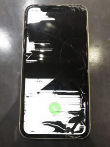 iPhoneXR画面修理前