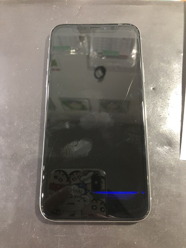 画面がほぼ真っ暗 青い線が一部入り込んだiphone Iphone修理をお探しの方ならスマップル宮崎店