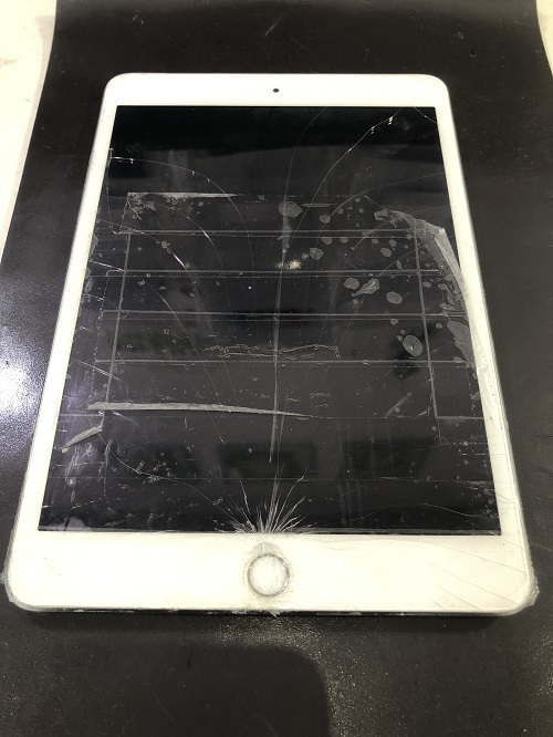 iPad6ガラス修理前