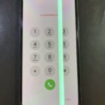 iPhoneXの画面に発光した緑色の線が表示されてしまう！！？(´；ω；`)